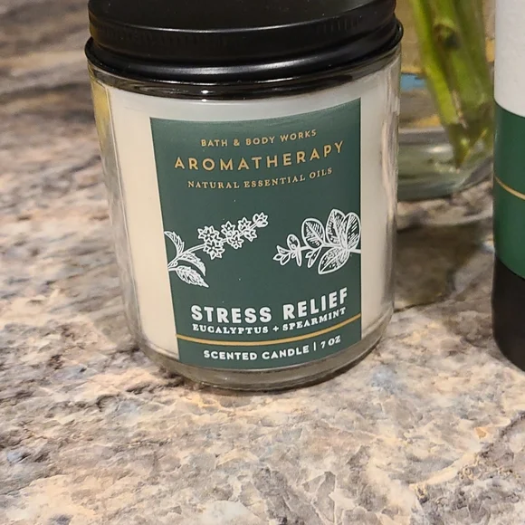 Bath and body lotion and candle - Picture 2 of 3